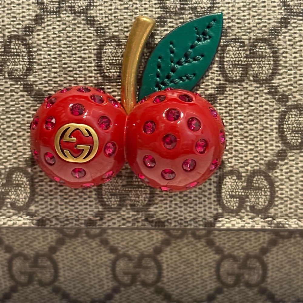 🍒 Authentic Gucci GG Supreme Mini Cheery Chain Bag 🍒 Valentine Bag - Picture 6 of 10